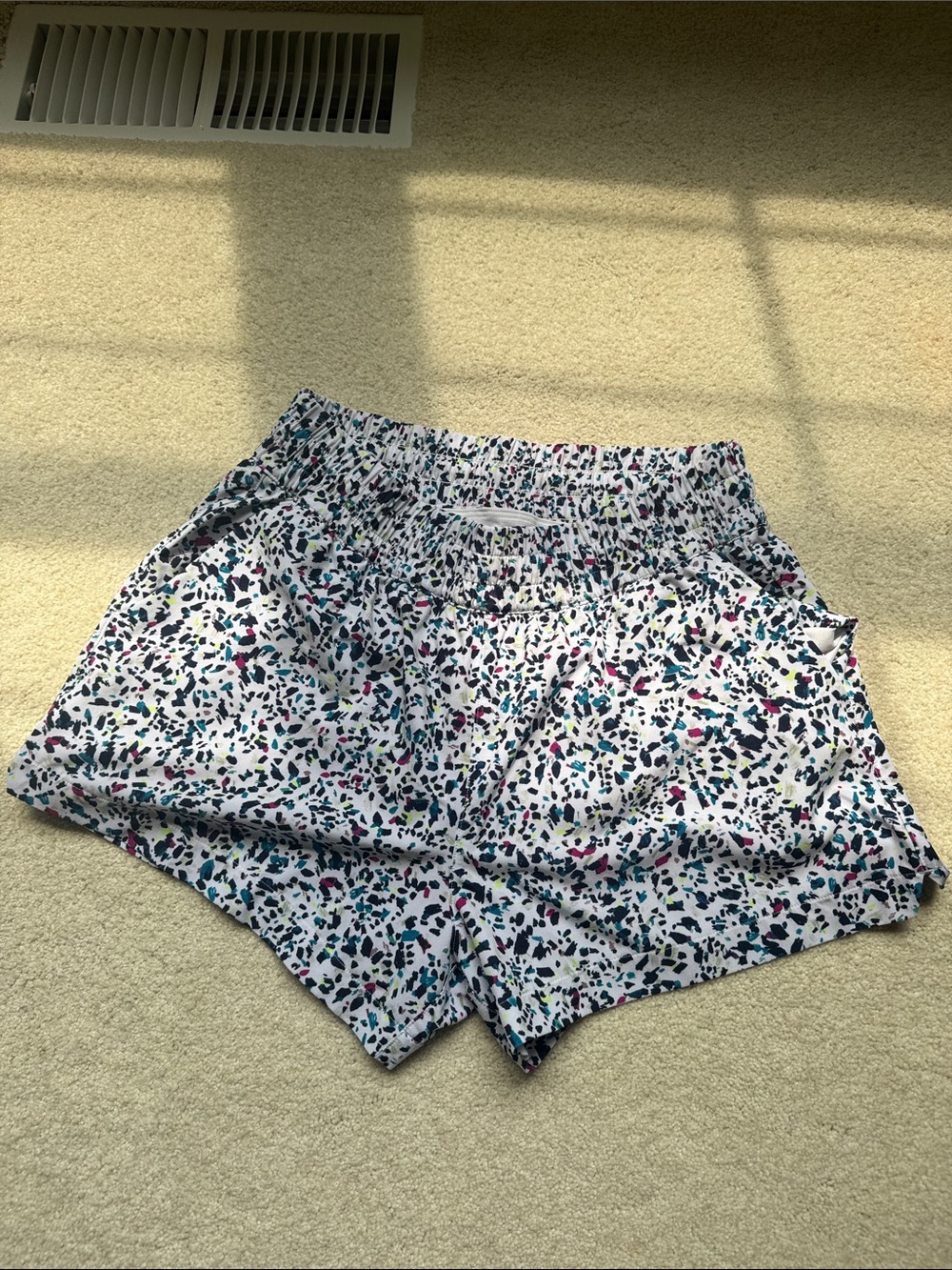 Athleta White Printed Elastic-Waist Athletic Shorts with Multicolor Spot Print